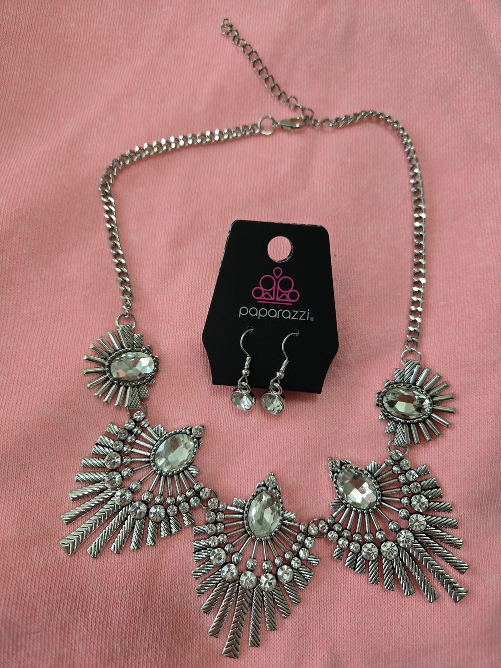 paparazzi Silver Crystal Fan Statement Necklace and Drop Earrings NWT
